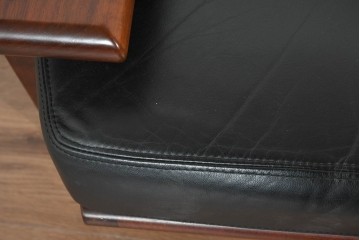 中古　美品　匠工房(TAKUMI KOHGEI)　AMEDEO(アメディオ)　スポークデザインが印象的な1人掛けソファ　定価約60万円　(R-085835)