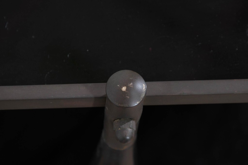 ヨーロッパヴィンテージ　希少デザイン　真鍮×黒ガラスのミッドセンチュリーなトロリーワゴン　(R-085845)