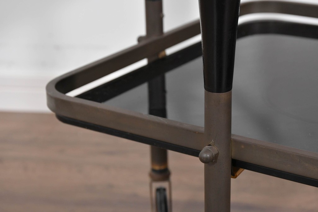 ヨーロッパヴィンテージ　希少デザイン　真鍮×黒ガラスのミッドセンチュリーなトロリーワゴン　(R-085845)