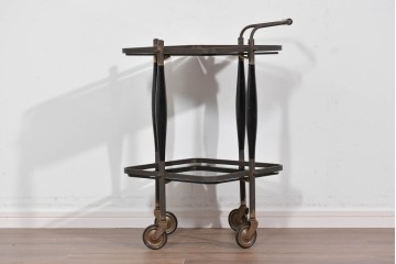 ヨーロッパヴィンテージ　希少デザイン　真鍮×黒ガラス　ミッドセンチュリースタイルのトロリーワゴン　(R-085846)