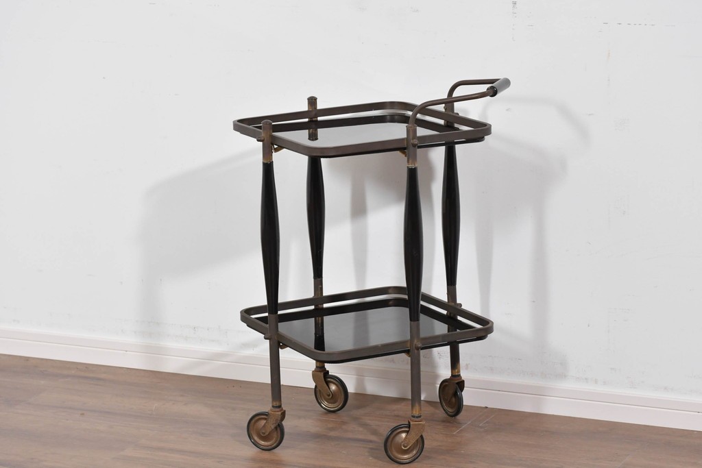 ヨーロッパヴィンテージ　希少デザイン　真鍮×黒ガラス　ミッドセンチュリースタイルのトロリーワゴン　(R-085846)