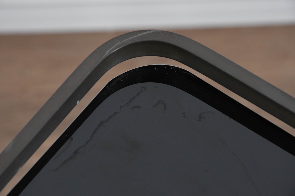 ヨーロッパヴィンテージ　希少デザイン　真鍮×黒ガラス　ミッドセンチュリースタイルのトロリーワゴン　(R-085846)