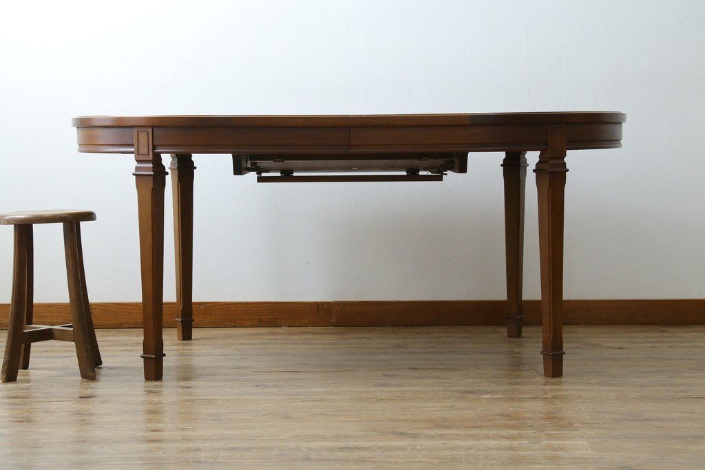 中古　maruni(マルニ木工)　地中海ロイヤルシリーズ(ROYAL)　端正な脚部と柔らかな輪郭が調和するエクステンションテーブル　定価約33万円　(R-085847)