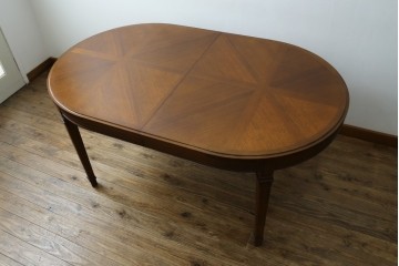 中古　maruni(マルニ木工)　地中海ロイヤルシリーズ(ROYAL)　端正な脚部と柔らかな輪郭が調和するエクステンションテーブル　定価約33万円　(R-085847)