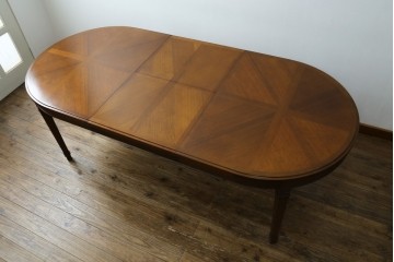 中古　maruni(マルニ木工)　地中海ロイヤルシリーズ(ROYAL)　端正な脚部と柔らかな輪郭が調和するエクステンションテーブル　定価約33万円　(R-085847)