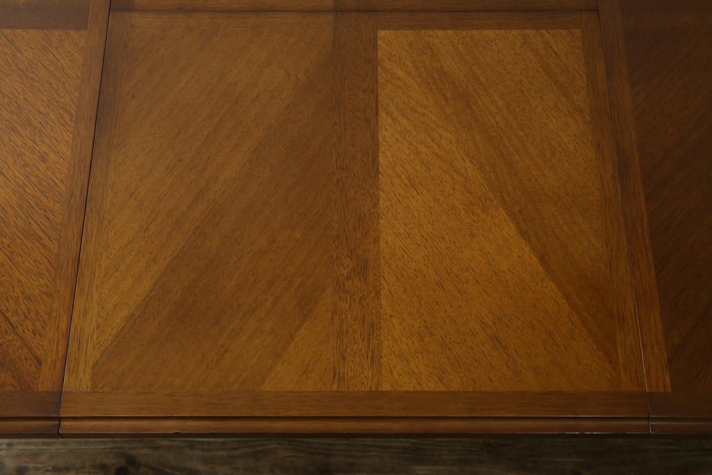 中古　maruni(マルニ木工)　地中海ロイヤルシリーズ(ROYAL)　端正な脚部と柔らかな輪郭が調和するエクステンションテーブル　定価約33万円　(R-085847)