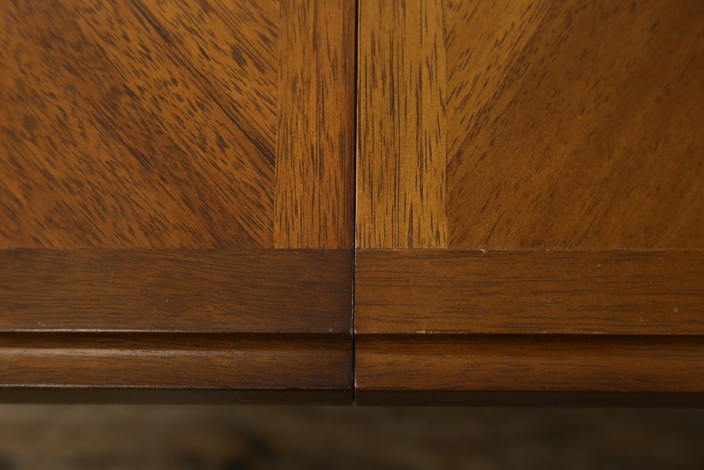 中古　maruni(マルニ木工)　地中海ロイヤルシリーズ(ROYAL)　端正な脚部と柔らかな輪郭が調和するエクステンションテーブル　定価約33万円　(R-085847)