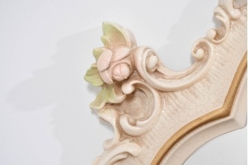 イタリアヴィンテージ　イタリア高級家具　SILIK(シリック)　繊細なロココ調装飾が華やぐウォールミラー　定価約40万円　(R-085848)