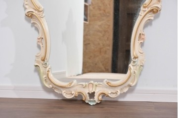 イタリアヴィンテージ　イタリア高級家具　SILIK(シリック)　繊細なロココ調装飾が華やぐウォールミラー　定価約40万円　(R-085848)