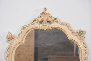 イタリアヴィンテージ　イタリア高級家具　SILIK(シリック)　繊細なロココ調装飾が華やぐウォールミラー　定価約40万円　(R-085849)