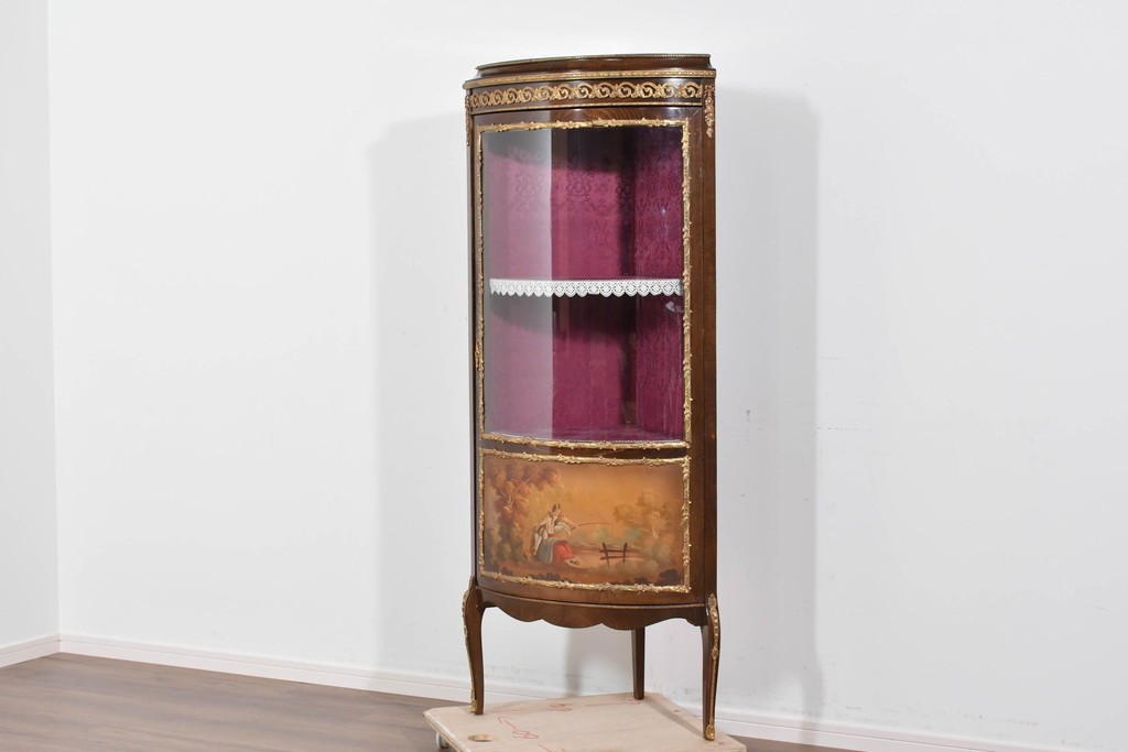 中古　美品　スペイン高級家具　MARINER(マリネール)　優雅な金彩装飾と風景画が美しいコーナーキャビネット　定価約45万円　(R-085851)