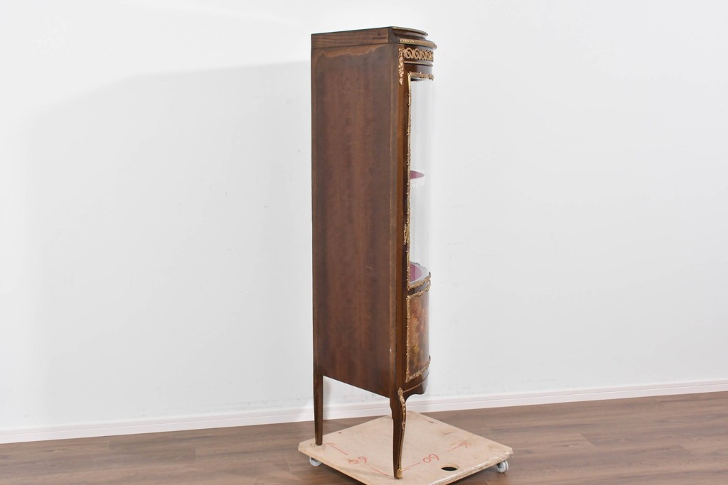 中古　美品　スペイン高級家具　MARINER(マリネール)　優雅な金彩装飾と風景画が美しいコーナーキャビネット　定価約45万円　(R-085851)