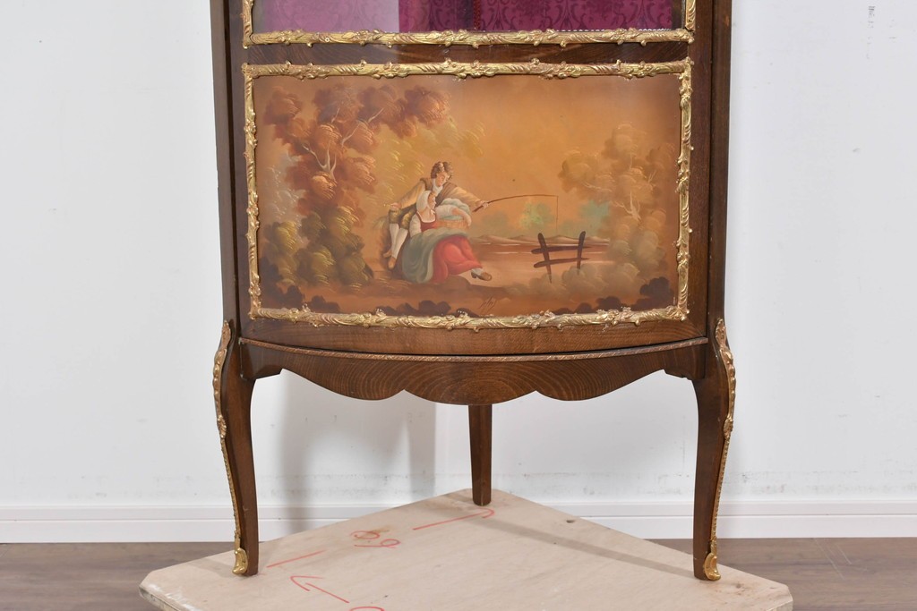 中古　美品　スペイン高級家具　MARINER(マリネール)　優雅な金彩装飾と風景画が美しいコーナーキャビネット　定価約45万円　(R-085851)