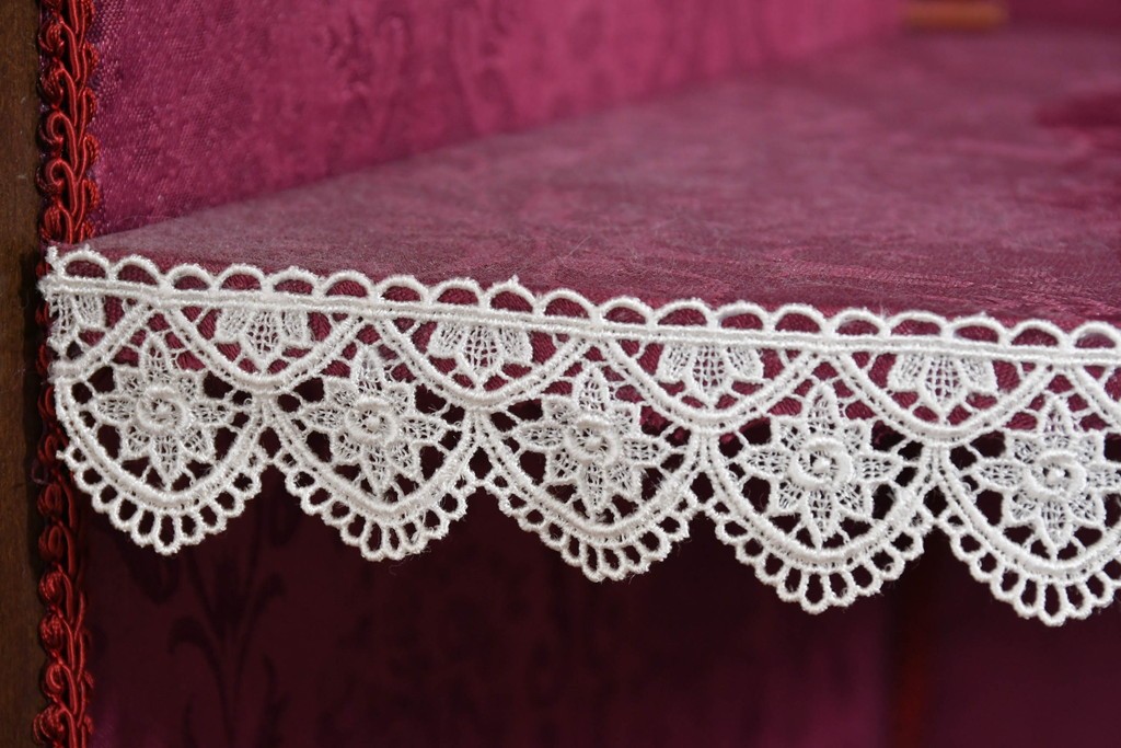 中古　美品　スペイン高級家具　MARINER(マリネール)　優雅な金彩装飾と風景画が美しいコーナーキャビネット　定価約45万円　(R-085851)