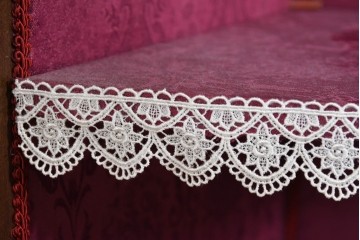 中古　美品　スペイン高級家具　MARINER(マリネール)　優雅な金彩装飾と風景画が美しいコーナーキャビネット　定価約45万円　(R-085851)