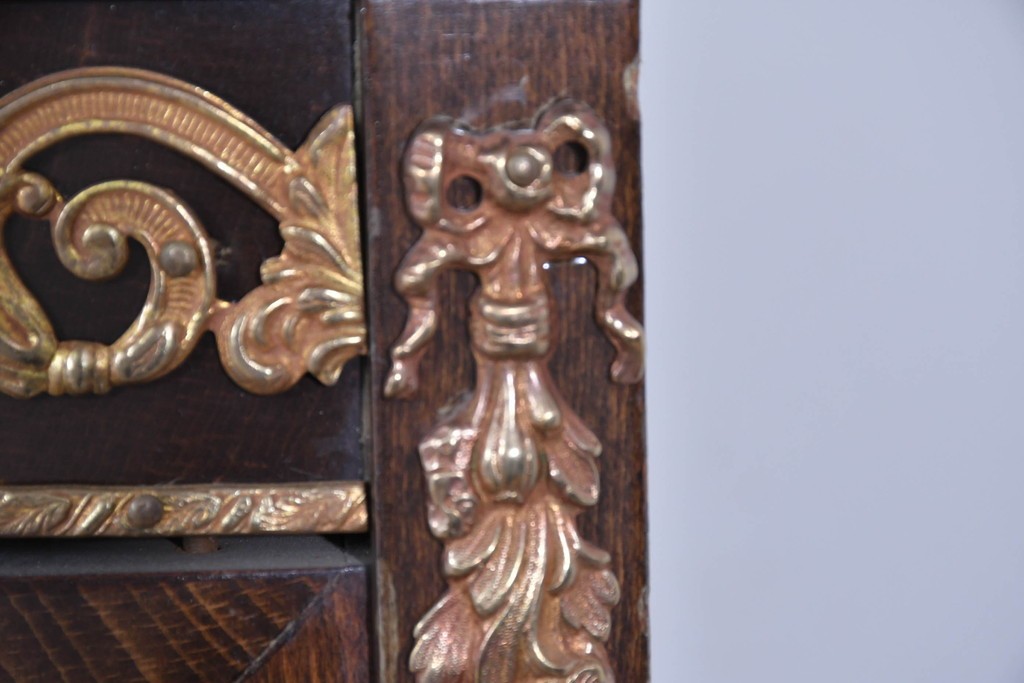 中古　美品　スペイン高級家具　MARINER(マリネール)　優雅な金彩装飾と風景画が美しいコーナーキャビネット　定価約45万円　(R-085851)