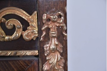 中古　美品　スペイン高級家具　MARINER(マリネール)　優雅な金彩装飾と風景画が美しいコーナーキャビネット　定価約45万円　(R-085851)