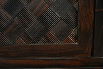 中古　高級品　縞黒檀(シマコクタン)　精巧な透かし彫りと格子編み面の衝立　定価約65万円　(R-085852)