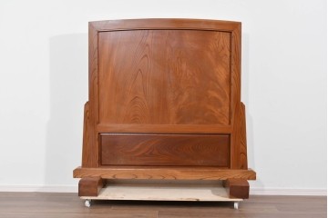 中古　高級品　職人手作り　総欅材　漆塗り　一枚板　重厚な欅の木肌が際立つ大振りな衝立　製作費約70万円　(R-085853)