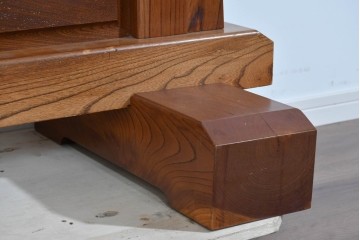 中古　高級品　職人手作り　総欅材　漆塗り　一枚板　重厚な欅の木肌が際立つ大振りな衝立　製作費約70万円　(R-085853)