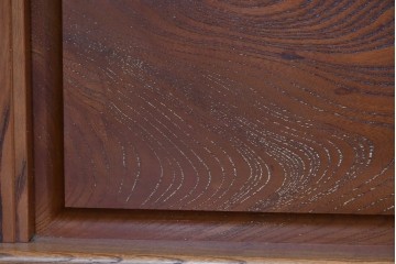 中古　高級品　職人手作り　総欅材　漆塗り　一枚板　重厚な欅の木肌が際立つ大振りな衝立　製作費約70万円　(R-085853)