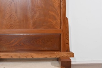 中古　高級品　職人手作り　総欅材　漆塗り　一枚板　重厚な欅の木肌が際立つ大振りな衝立　製作費約70万円　(R-085853)