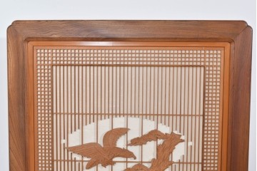 和製ヴィンテージ　職人手作り　脚(縞黒檀)　枠(欅材)　彫刻意匠と格子の美しい衝立　(R-085855)