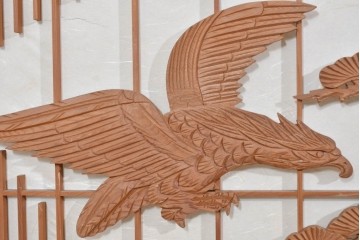 和製ヴィンテージ　職人手作り　脚(縞黒檀)　枠(欅材)　彫刻意匠と格子の美しい衝立　(R-085855)