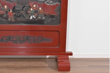 アジアンヴィンテージ　高級工芸品　漆塗り　人物と花鳥装飾が味わい深い朱塗りの衝立　(R-085856)