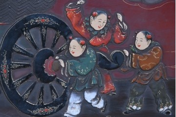 アジアンヴィンテージ　高級工芸品　漆塗り　人物と花鳥装飾が味わい深い朱塗りの衝立　(R-085856)