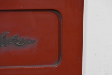 アジアンヴィンテージ　高級工芸品　漆塗り　人物と花鳥装飾が味わい深い朱塗りの衝立　(R-085856)