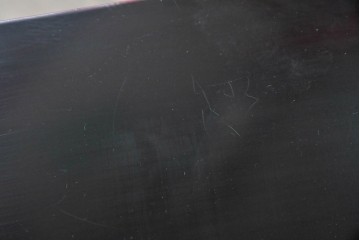 中古　美品　輪島塗　金具装飾がアクセントの上品な文机　定価約40万円　(R-085857)