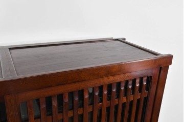 中古　ニレ材　整然と並んだ格子が目を引く水屋箪笥食器棚　(R-085859)