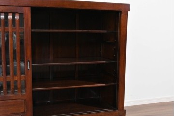 中古　ニレ材　整然とした縦格子が美しい水屋箪笥サイドボード　(R-085860)