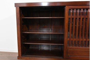 中古　ニレ材　整然とした縦格子が美しい水屋箪笥サイドボード　(R-085860)