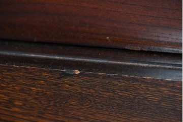 中古　ニレ材　整然とした縦格子が美しい水屋箪笥サイドボード　(R-085860)