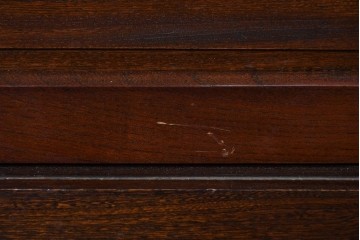 中古　ニレ材　整然とした縦格子が美しい水屋箪笥サイドボード　(R-085860)