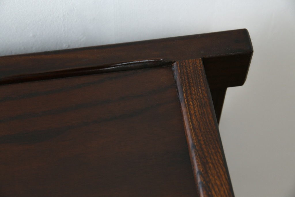 中古　ニレ材　格子意匠が特徴的な引き出し付き水屋箪笥サイドボード　(R-085861)