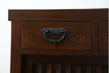 中古　ニレ材　格子意匠が特徴的な引き出し付き水屋箪笥サイドボード　(R-085861)