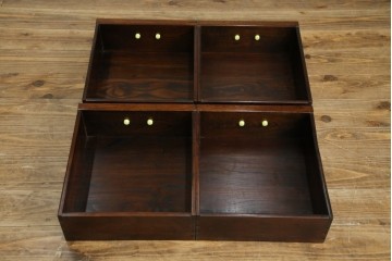 中古　ニレ材　格子意匠が特徴的な引き出し付き水屋箪笥サイドボード　(R-085861)