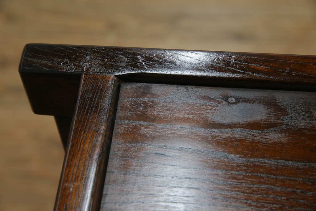 中古　ニレ材　格子意匠が特徴的な引き出し付き水屋箪笥サイドボード　(R-085861)