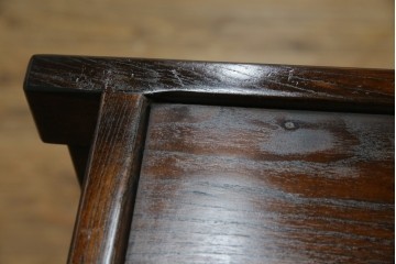 中古　ニレ材　格子意匠が特徴的な引き出し付き水屋箪笥サイドボード　(R-085861)