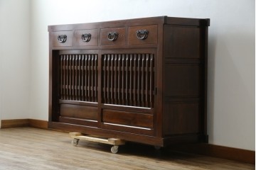 中古　ニレ材　格子意匠が特徴的な引き出し付き水屋箪笥サイドボード　(R-085861)