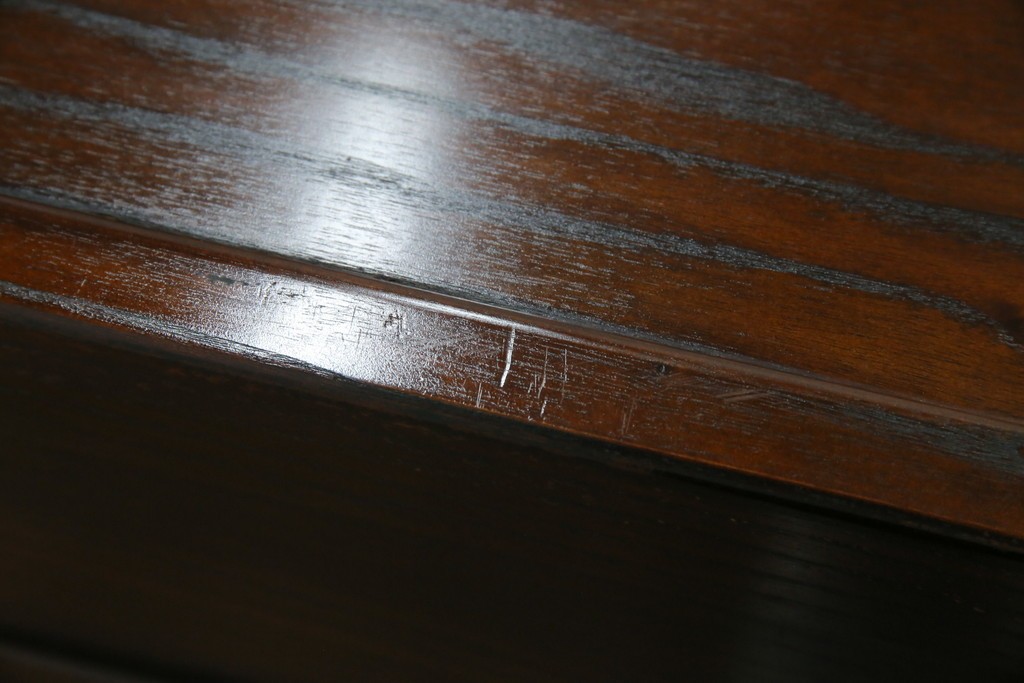 中古　ニレ材　格子意匠が特徴的な引き出し付き水屋箪笥サイドボード　(R-085861)