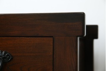 中古　ニレ材　格子意匠が特徴的な引き出し付き水屋箪笥サイドボード　(R-085861)