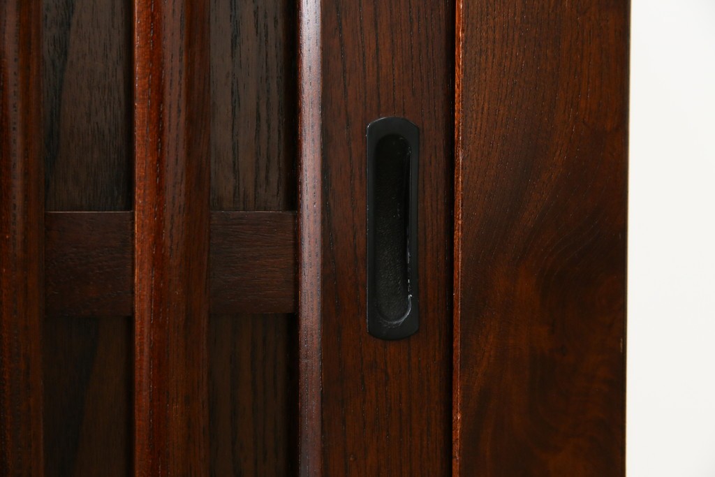 中古　ニレ材　格子意匠が特徴的な引き出し付き水屋箪笥サイドボード　(R-085861)