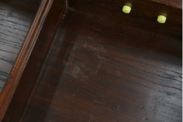 中古　ニレ材　格子意匠が特徴的な引き出し付き水屋箪笥サイドボード　(R-085861)