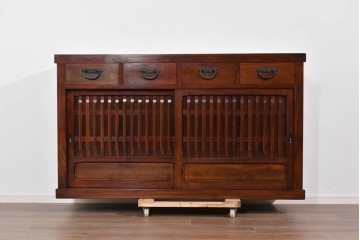 中古　ニレ材　格子意匠が特徴的な引き出し付き水屋箪笥サイドボード　(R-085861)