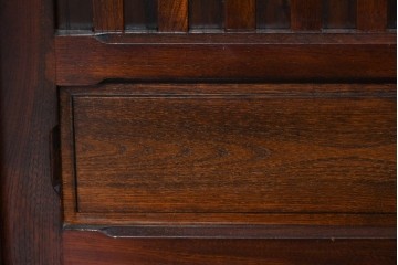 中古　ニレ材　格子意匠が特徴的な引き出し付き水屋箪笥サイドボード　(R-085861)