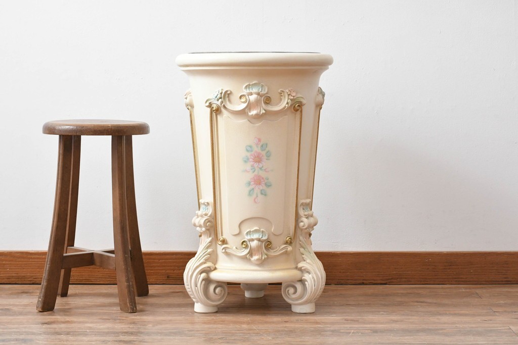 中古　イタリア高級家具　SILIK(シリック)　パステル彩色のレリーフ装飾が華やかな傘立て　定価約46万円　(R-085863)